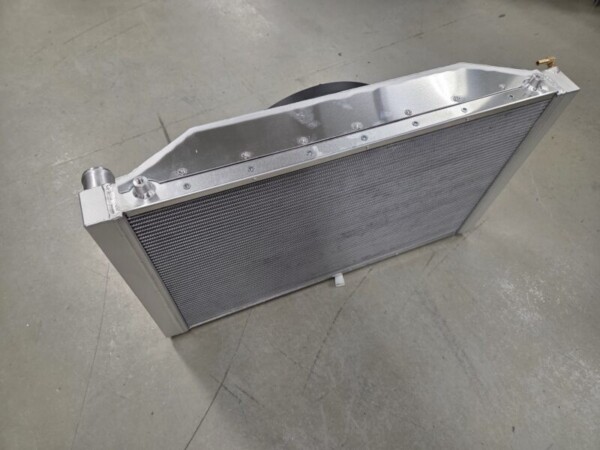 20251128_071446 Autocross cooling set !!! ( 57 mm offroad koelblok + Spal VA33 )