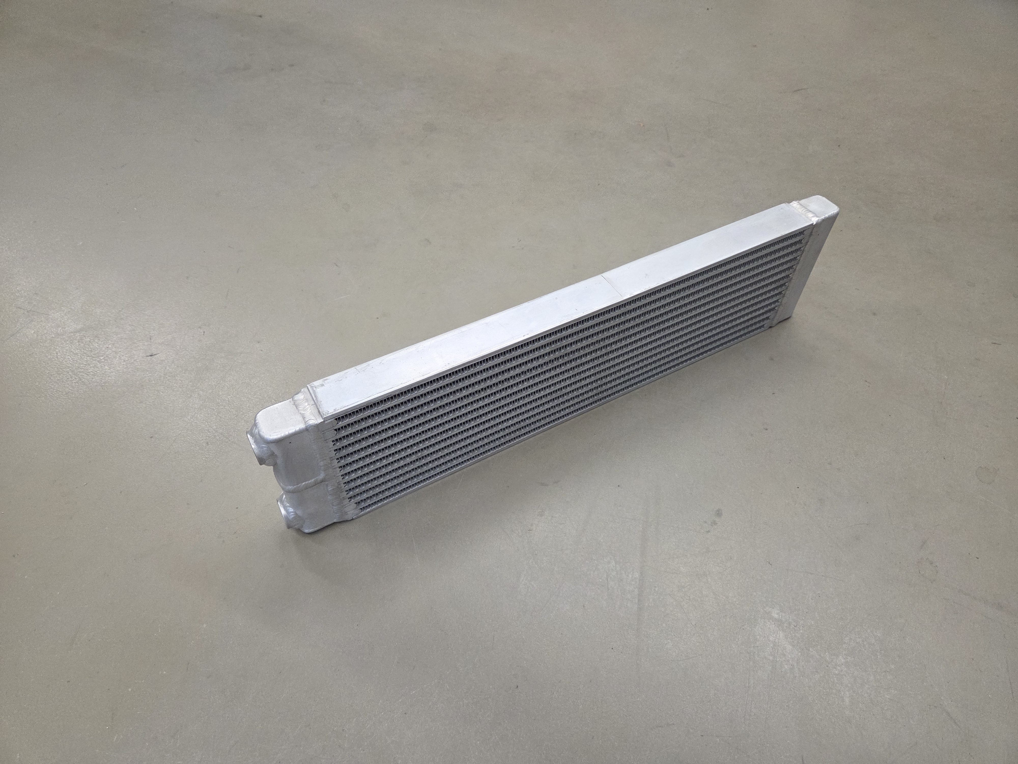 Oliekoeler universeel 635 x 160 x 40 mm