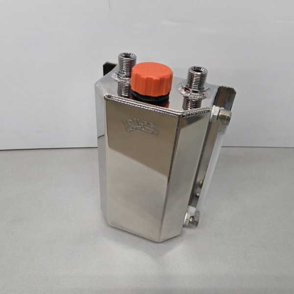 20260126_125915 Universele aluminium olie catchtank 2,0 ltr aansluitingen 1/2' BSP / verchroomd.
