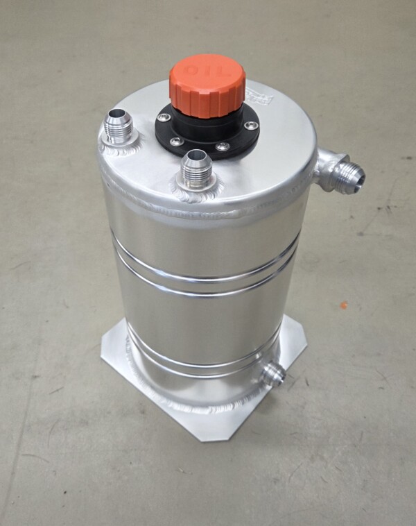 20260921_082713 Dry-sump tank 5 liter - Right - Dash 12