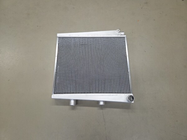 20261015_082754 Radiateur BMW M3 - E30 DTM uitvoering